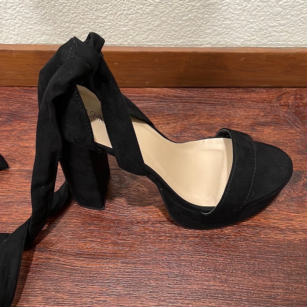 Brand new fashion nova heel